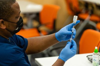 US vaccine panel retreats from mRNA Covid review ahead of midterms