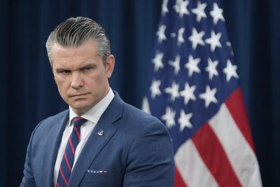 Pentagon blocks photographers from Hegseth's briefings on the Iran war