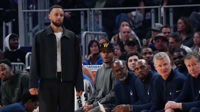 Steph Curry Still Not Close to Returning As Warriors Slide Down Standings