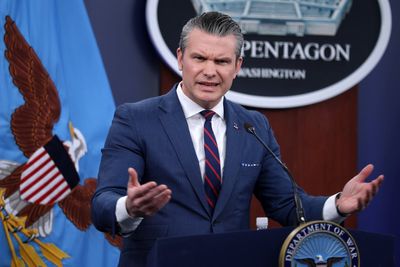 Pete Hegseth doesn’t want to be photographed at his Iran war briefings