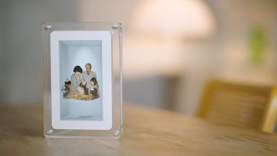 This strange digital photo frame turns any image into a 3D hologram – and the price is surprising