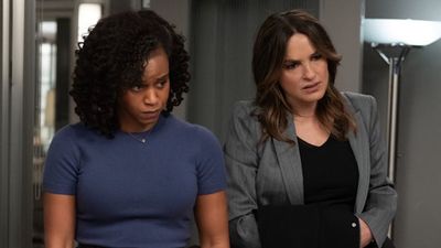 Law & Order: SVU Star Talks Learning From The ‘Best In The Business,’ But How Much Does Curry Have Benson’s Back?