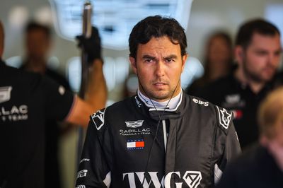 Start issues will soon cause “massive shunt” in F1 2026, warns Sergio Perez