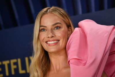 10 Photos of Margot Robbie's Dramatic Weight Loss That Sparked Concern at Paris Fashion Week