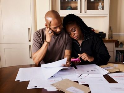 5 Financial Red Flags to Spot in a Partner Before Getting Engaged