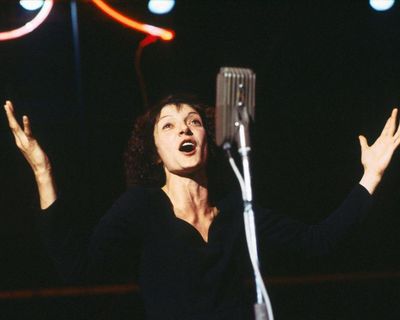 Jane Lapotaire was a sensation as Edith Piaf – and a majestic actor you’d never regret seeing on stage
