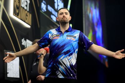 Luke Humphries ends losing run against Luke Littler in Nottingham semi-final