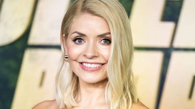 Holly Willoughby returns to presenting duties with a surprising royal gig - over 3 years after ‘queuegate’ scandal
