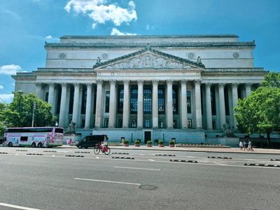 The Window Is Narrowing: Why Locking In a 4% Yield Still Makes Sense Before Markets Shift