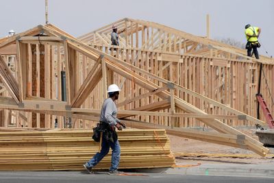 US job openings rise to a better-than-expected 7 million despite sluggish labor market