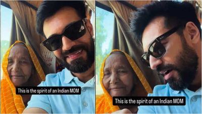 Mom Promotes Her Son's Business to a Stranger on the Bus; Netizens Call Her the Best Mom