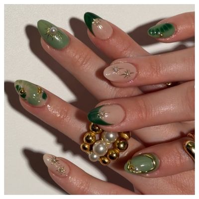 The 10 Best Nail Looks of the Week Are an Ode to Abstract Art with Sage Green Accents