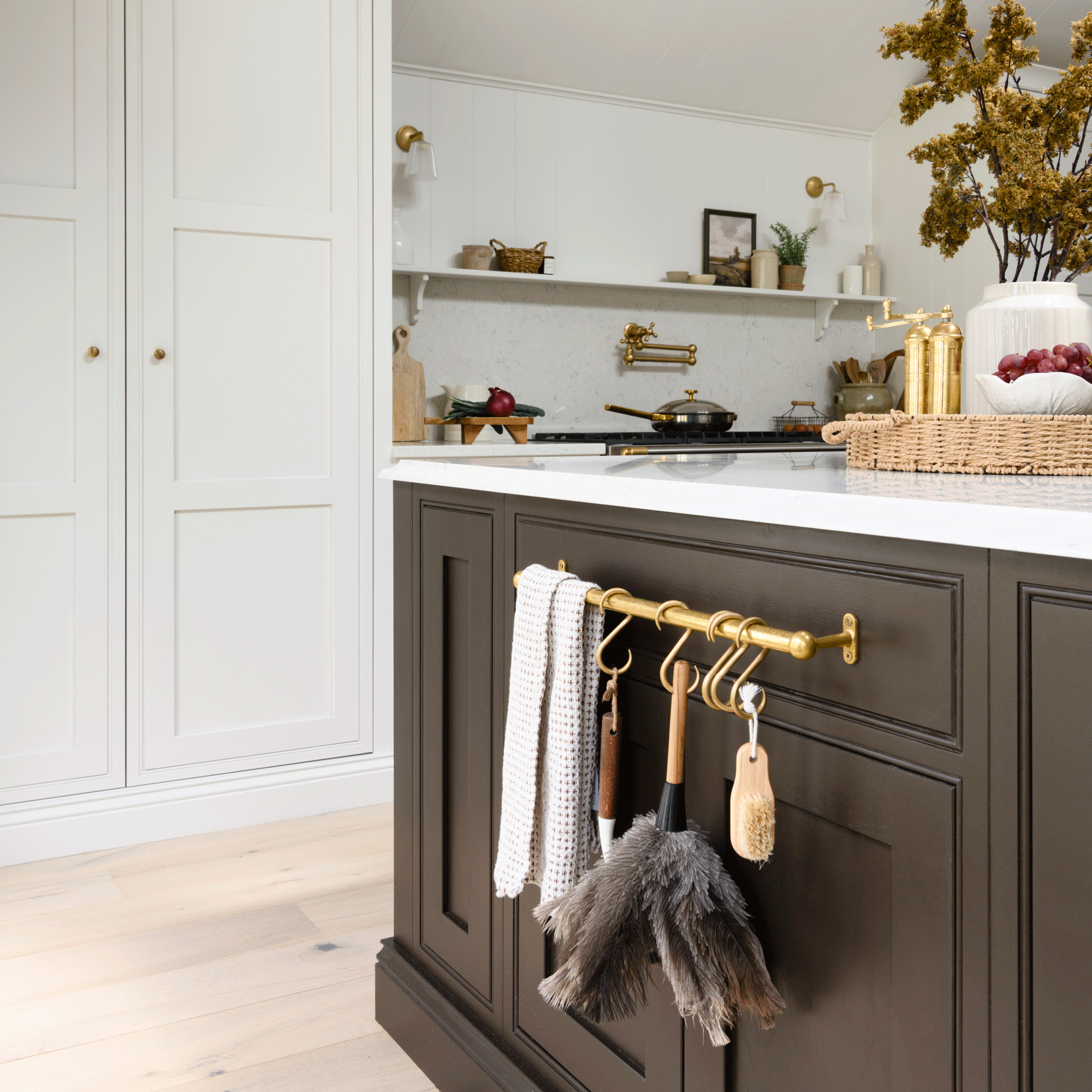 Sorry, cupboards – these are the 3 storage heroes you actually need on a kitchen island that will make daily life easier