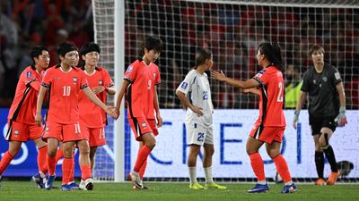 Koreans cruise into Asian Cup semis with Uzbek crushing