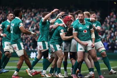 Ireland stay in Six Nations title hunt with convincing win over Scotland