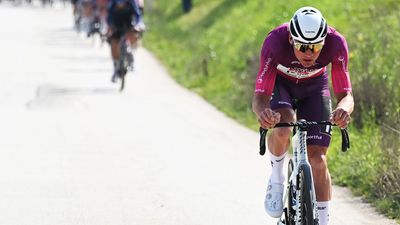 Mathieu van der Poel explains why he refuses to follow the narrow handlebar trend