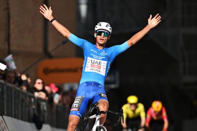 ‘Mixed feelings’ for Isaac del Toro as he secures Tirreno-Adriatico title in friend and rival Giulio Pelizzari's hometown