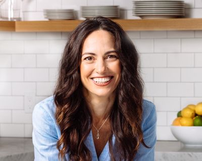 The founder of $100M brand Late July and Nixie started selling $1 cookies at 12 and learned the snack trade from the founder of Cape Cod chips—her dad