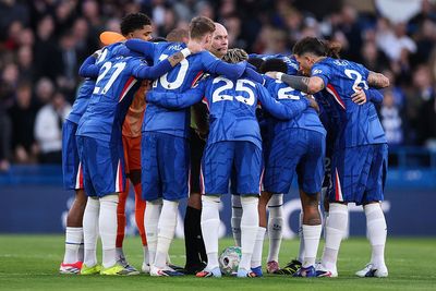 Pundits criticise bizarre Chelsea huddle as players surround referee: ‘A farce’