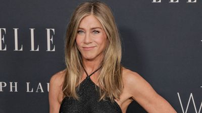 The celebrity friend who sends Jennifer Aniston flowers every Mother's Day