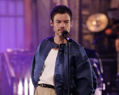 Saturday Night Live: Harry Styles pulls double duty in decently silly episode