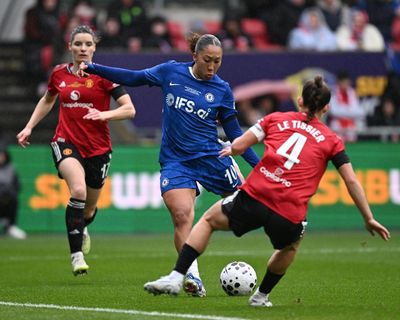 Chelsea’s James leads way to win League Cup final against Manchester United