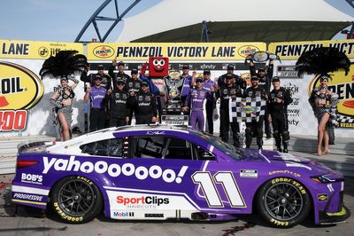 Denny Hamlin overcomes penalty, beats Chase Elliott to win Las Vegas Cup race