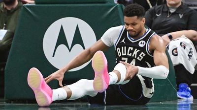 Giannis Antetokounmpo Provides Update After He Leaves Bucks Game With Apparent Injury
