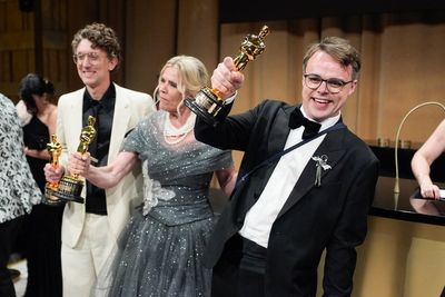 Mr Nobody Against Putin wins best documentary feature Oscar for teacher who opposed Ukraine war