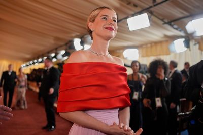 Jessie Buckley wins the best actress Oscar for tear-jerking ‘Hamnet’ performance