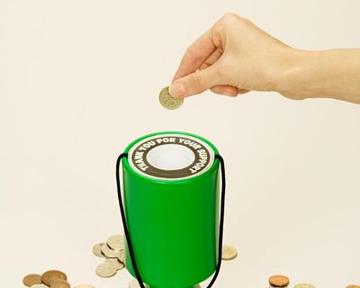 Fewer Britons giving to charity, study says, with donations down by £1.4bn