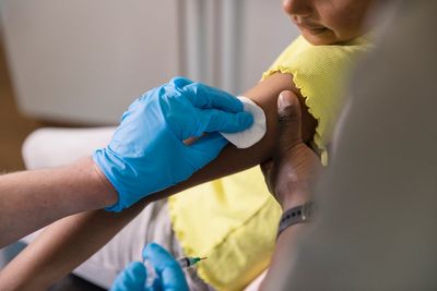 Meningitis symptoms after two die in ‘invasive’ Kent outbreak