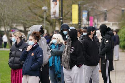 Meningitis outbreak: Why are students and young people at risk?