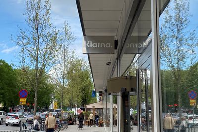 Klarna Group plc Shares Surge 8.8% on Chairman's $50 Million Buy Amid Post-IPO Volatility