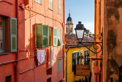 Share a tip on a trip to France