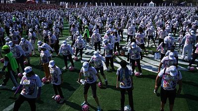 Mexico City breaks Guinness Record with giant football training session