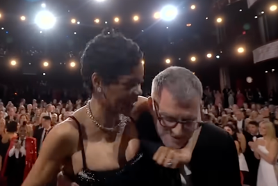 Teyana Taylor gets Paul Thomas Anderson in a headlock after One Battle After Another wins Best Picture Oscar