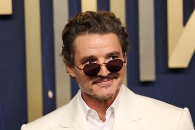 Pedro Pascal stuns with unrecognizable look at the Oscars — and fans don’t know what to think