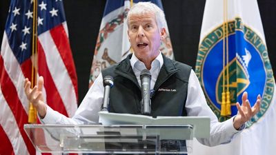 NBC’s Kristen Welker demanded answers on the Strait of Hormuz closure. Chris Wright’s chilling three-word response left her silent