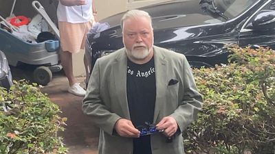 Radio silence for Sandilands as contract deadline looms