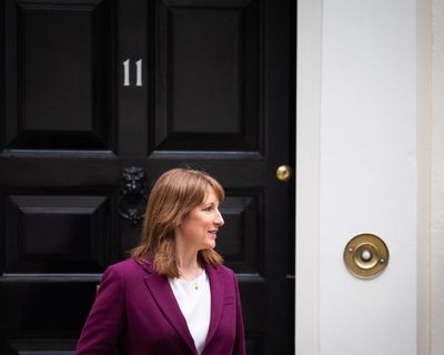 Rachel Reeves pushing ‘generational opportunity’ for fiscal devolution to English regions, and admits student loan system is ‘broken’ – business live