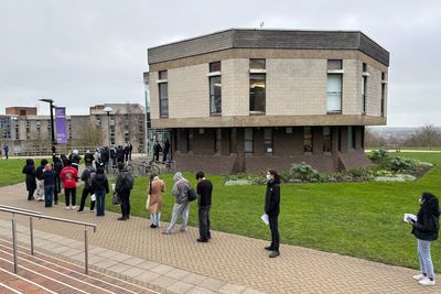 Meningitis B outbreak latest: Streeting warns of ‘unprecedented’ situation as new vaccine programme launched