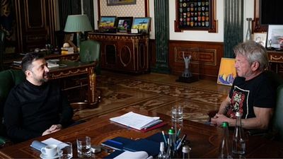 Oscar-winner Sean Penn skipped Academy Awards ceremony to visit President Volodymyr Zelenskyy