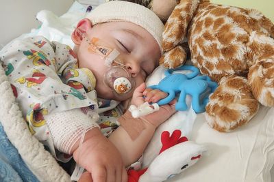 Toddler aged just 15 months, diagnosed with rare brain tumour after GP’s chest infection ‘misdiagnosis’