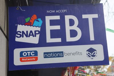 Trump orders task force to counter fraud in SNAP, nutrition programs - Roll Call