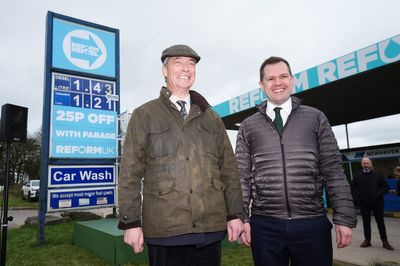 Nigel Farage to pay annual energy bill for entire UK street in controversial Reform giveaway