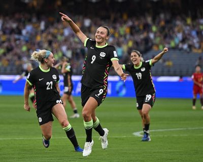 Golden generation still glitters as veterans kickstart misfiring Matildas