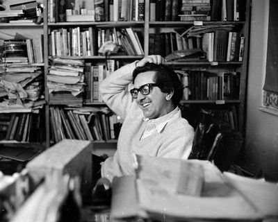 Len Deighton, spy novelist and author of The Ipcress File, dies aged 97