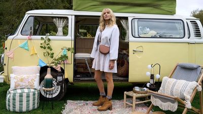 Amandaland to return for Red Nose Day and there are some very exciting guests