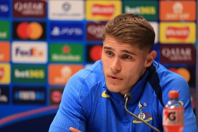 'Nonsense': Micky van de Ven hits out at Tottenham claims amid relegation battle